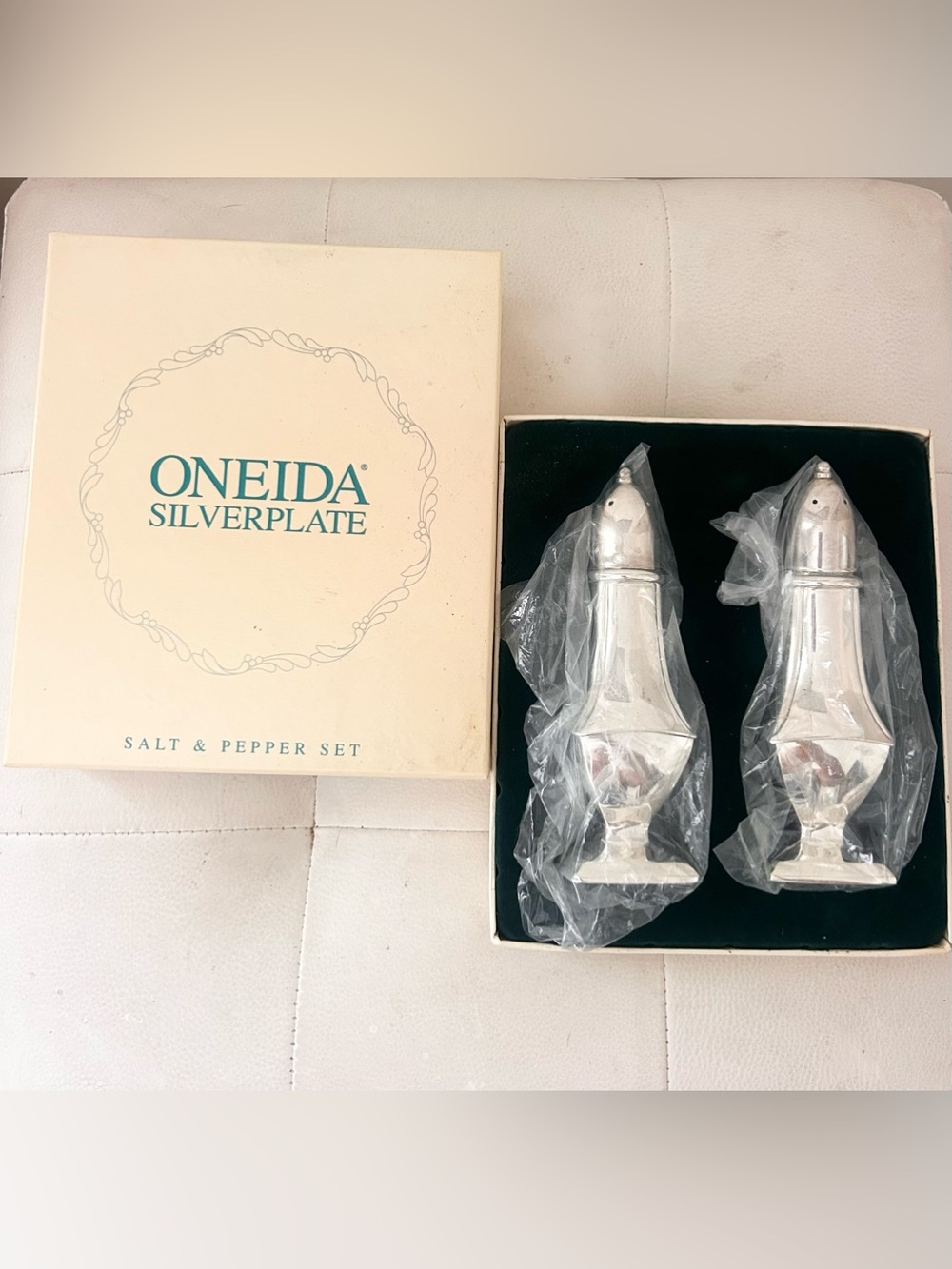 Oneida Silver Plate Salt & Pepper Shakers New In Box